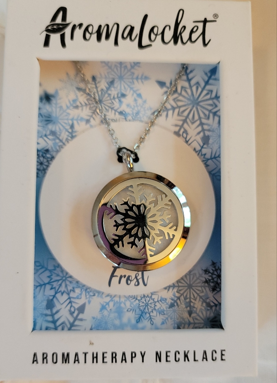 Snowflake Locket New! - Picture 2 of 4
